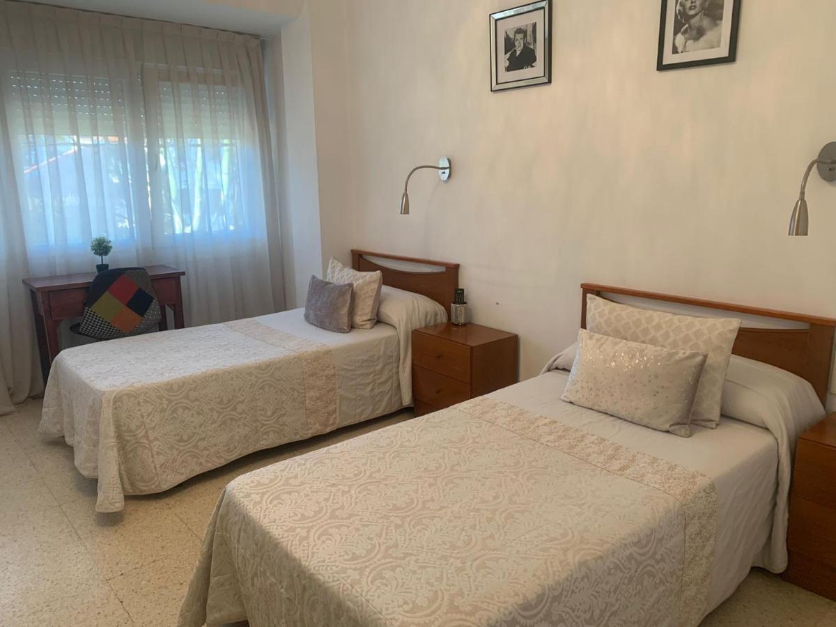 Hostal Torras Сант-Илари-Сакальм Экстерьер фото